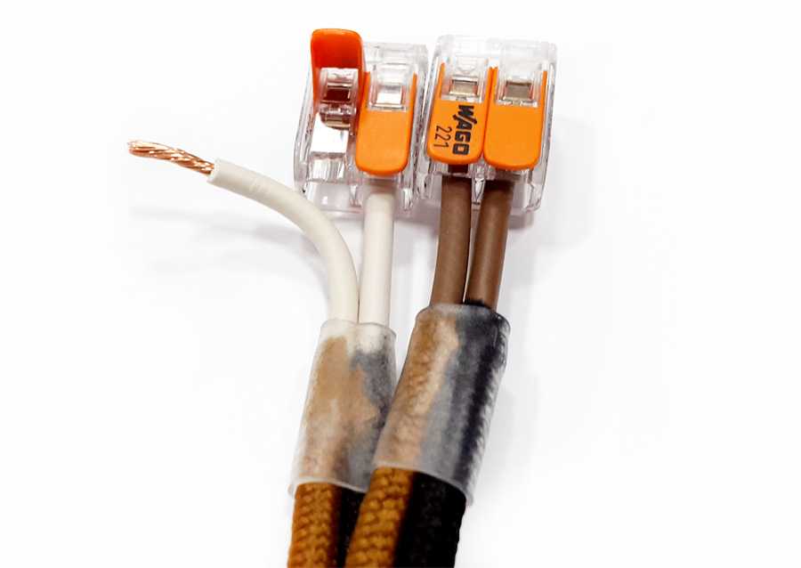 Соединение алюминиевых кабелей. Соединение кабеля клеммами WAGO. Клеммы ваго для многожильных проводов. Коннектор WAGO 2х2. Соединитель проводов алюминий медь WAGO.
