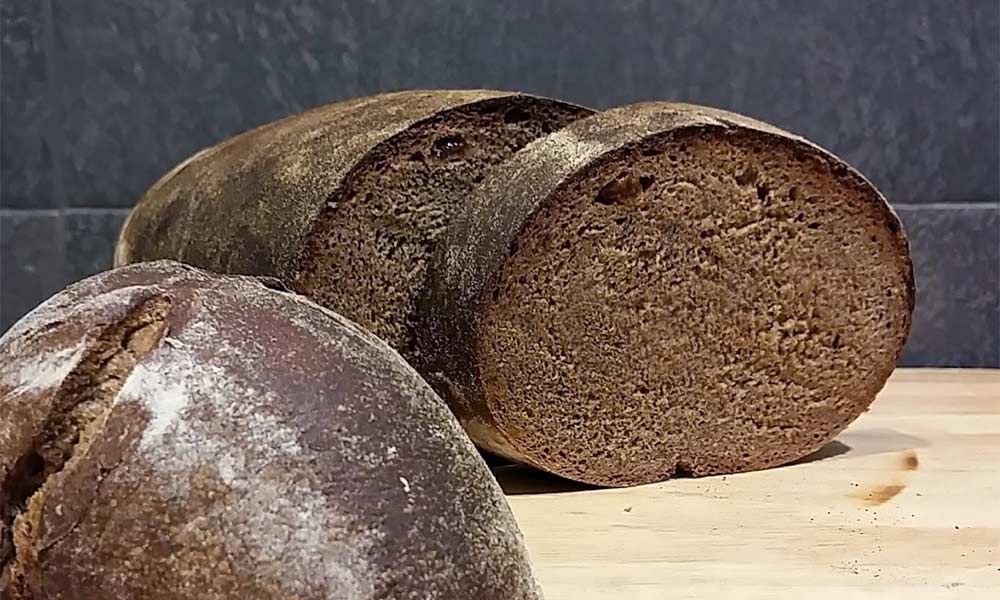 Ржаной хлеб смесь. Куйманский хлеб. Карельский хлеб. Ржаной Карельский хлеб. Круглый хлеб.