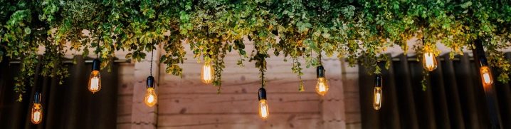 Гирлянда из лампочек – как оригинально украсить дом внутри и снаружи?