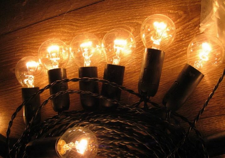 Гирлянда из лампочек – как оригинально украсить дом внутри и снаружи?