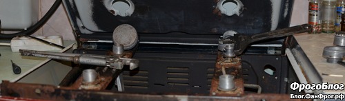 Газовая плита Брест 1457-01 с поднятой верхней крышкой